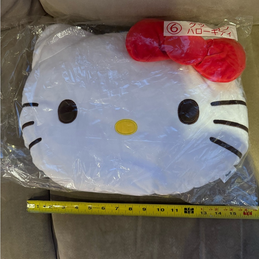 Sanrio Japan Kuji - Hello Kitty pillow / plush